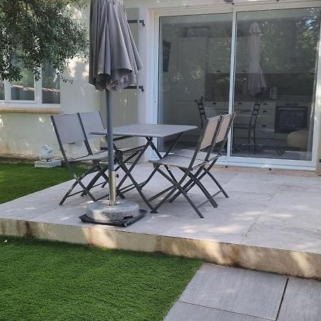 Les Bois De Zola Entre Provence Et Luberon Lejlighedshotel Saint-Esteve-Janson Eksteriør billede