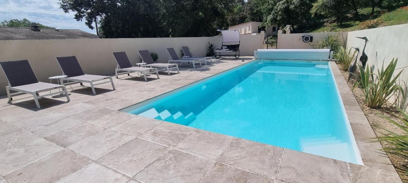 Les Bois De Zola Entre Provence Et Luberon Lejlighedshotel Saint-Esteve-Janson Værelse billede
